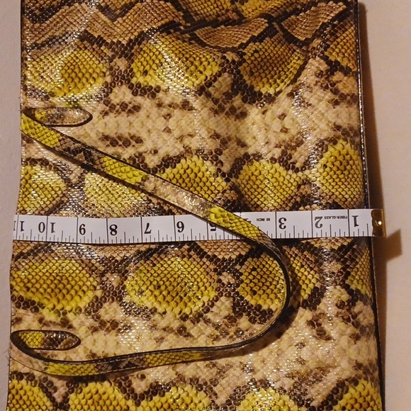VICTORIA'S SECRET PYTHON TOTE - Picture 5 of 8